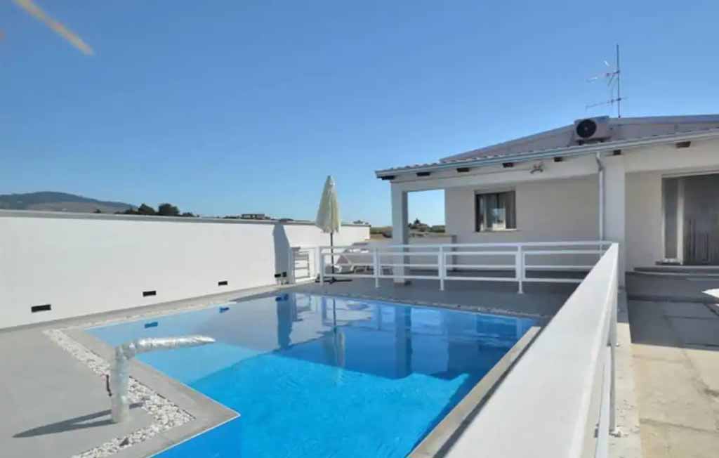 villa-ad-alcamo-con-piscina-privata
